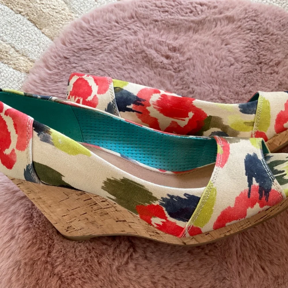 Toms shoes peeptoe,  Stella Tangerine Wedge, great condition! - Picture 2 of 9